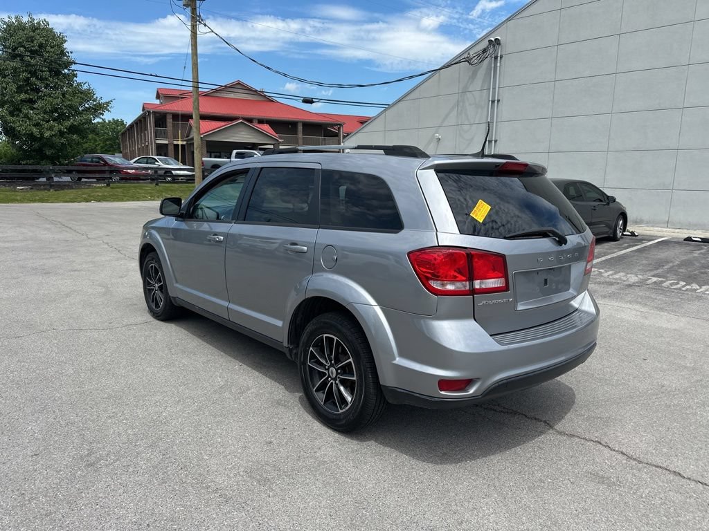 Used 2019 Dodge Journey SE w/ Premium Group FWD image 4