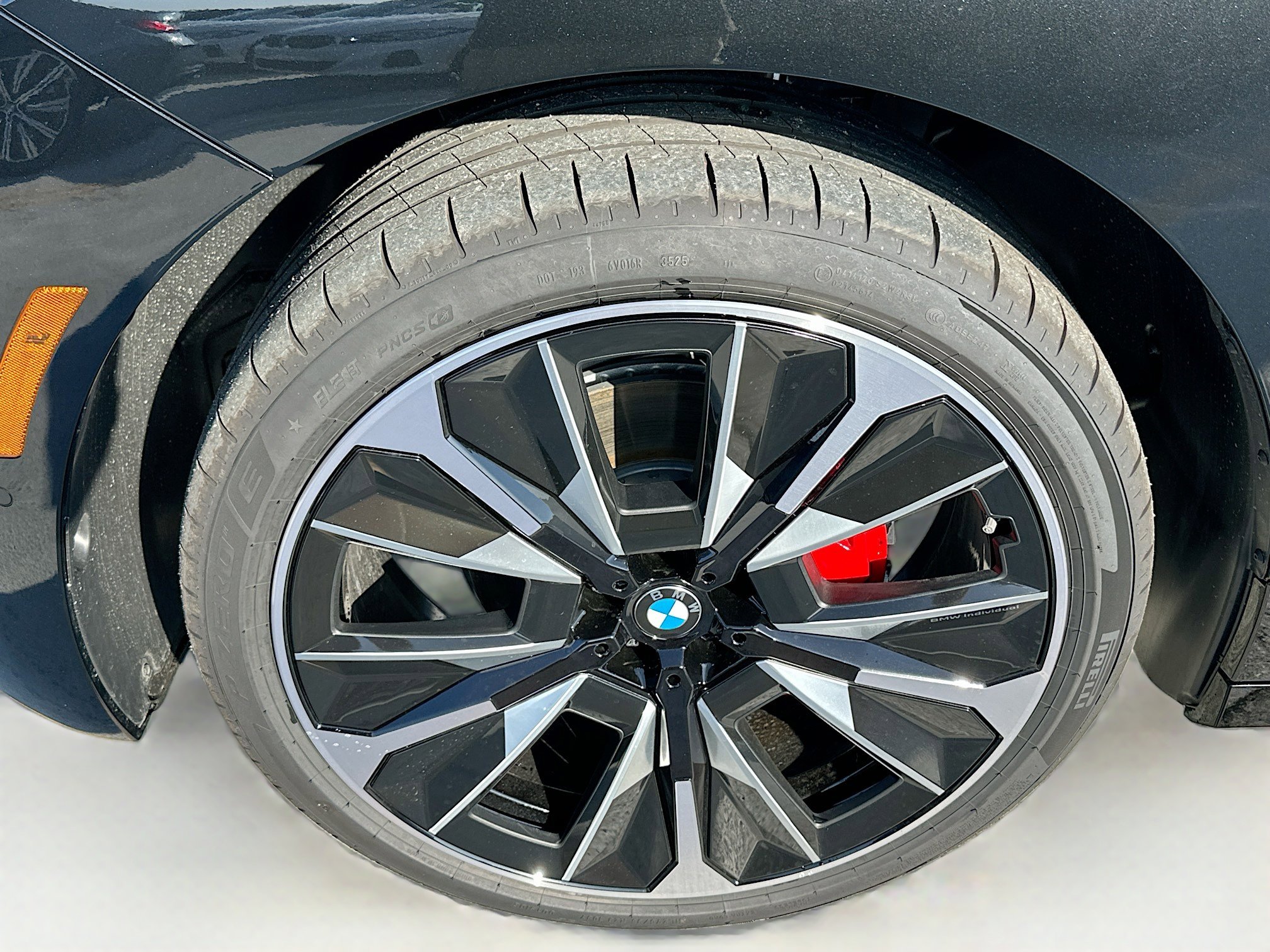 New 2026 BMW iX xDrive60 w/ M Sport Package image 25