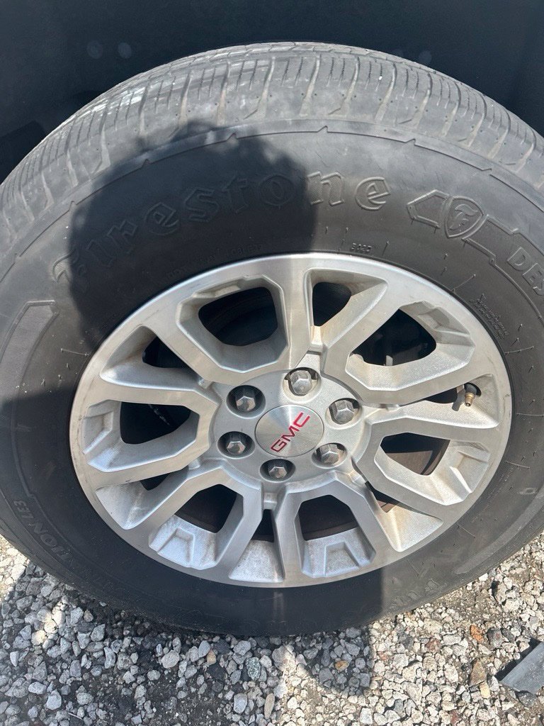Used 2019 GMC Yukon XL SLT w/ Open Road Package RWD image 3