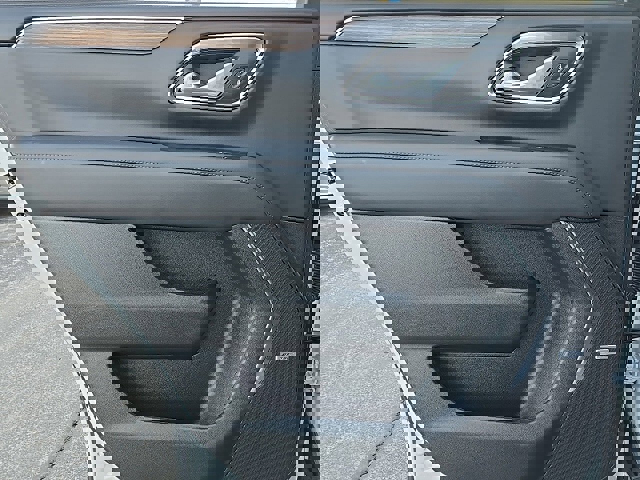 Used 2024 Chevrolet Tahoe High Country w/ Premium Package 2 image 27