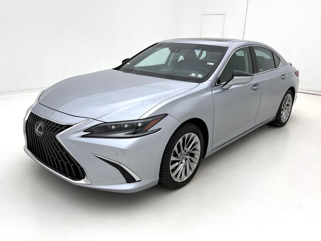 Used 2023 Lexus ES 300h Ultra Luxury image 4