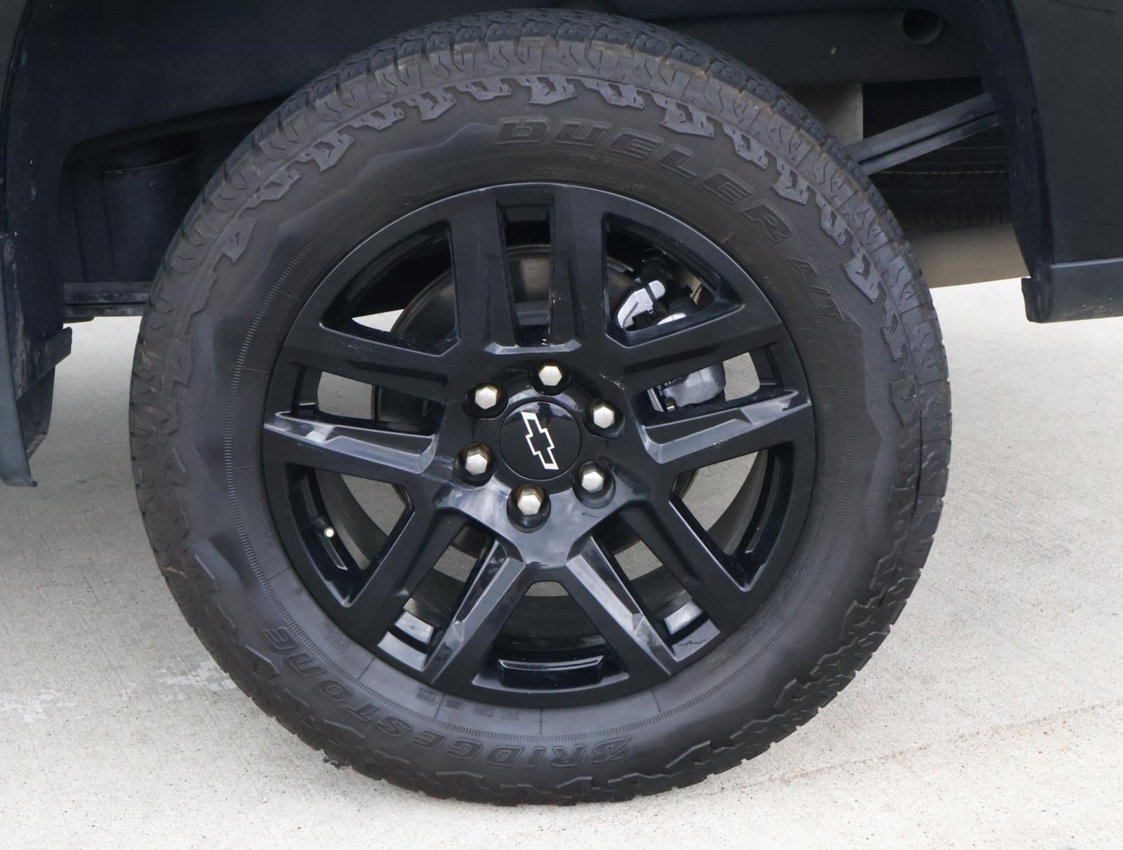 Used 2025 Chevrolet Silverado 1500 LT Trail Boss w/ Convenience Package II AWD/4WD image 10