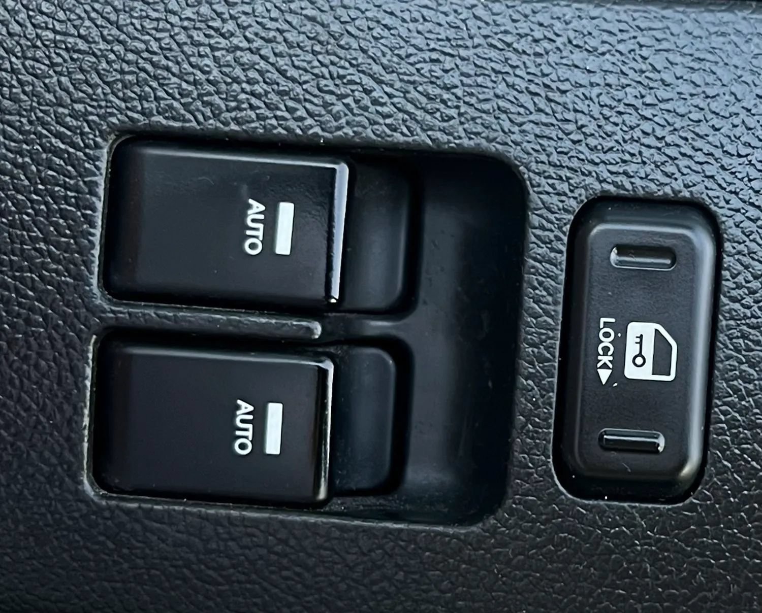 Used 2013 Hyundai Genesis 2.0T RWD image 33