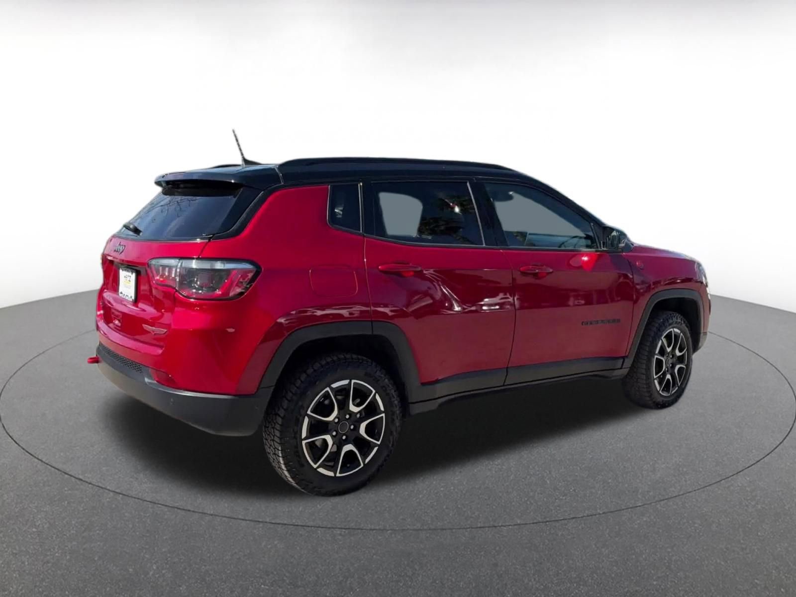 Used 2025 Jeep Compass Trailhawk AWD/4WD image 15