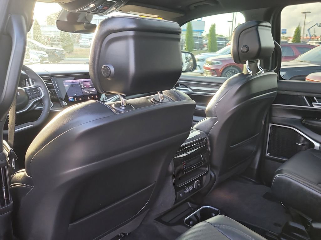 Used 2022 Jeep Wagoneer Series III w/ Premium Group I image 11