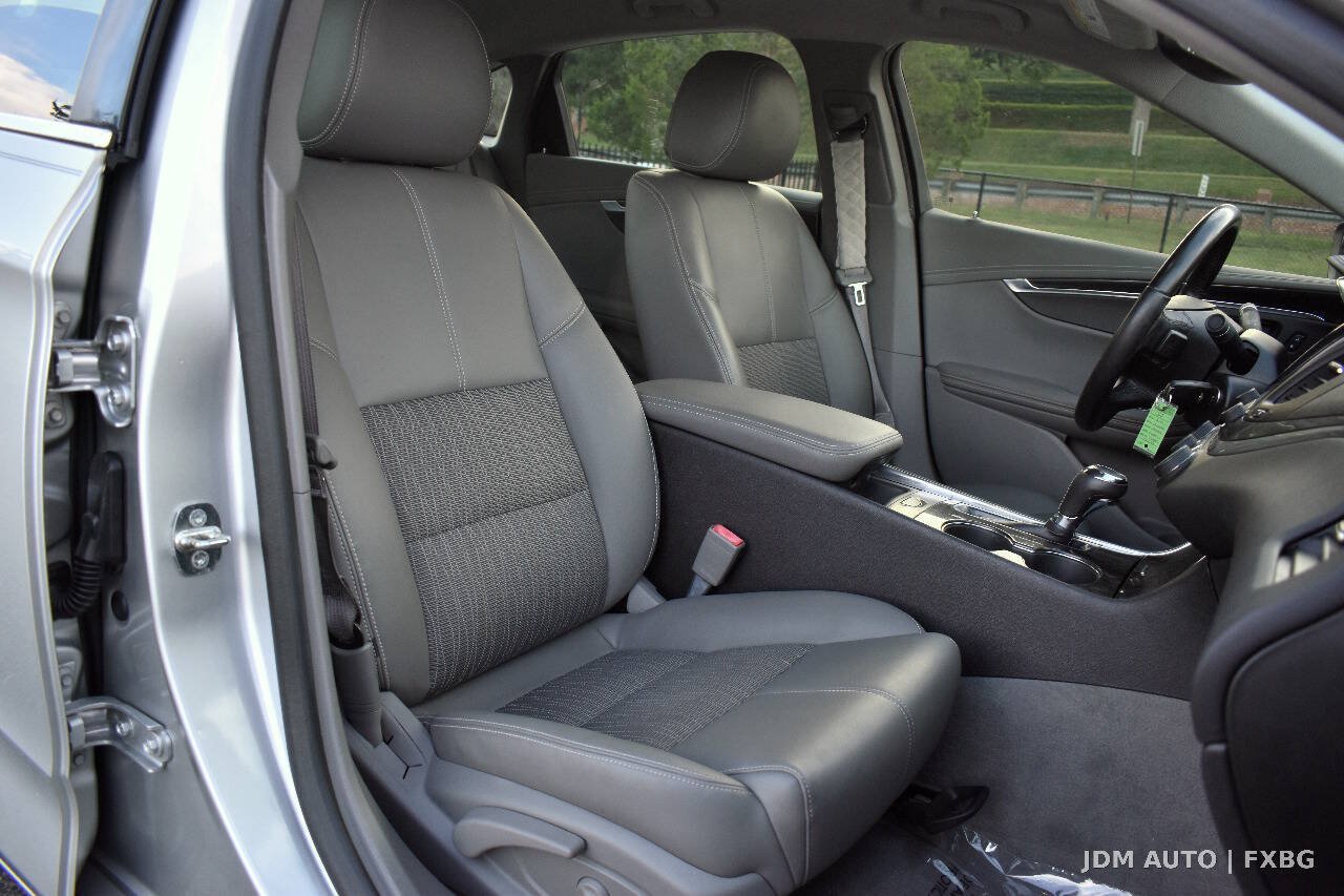 Used 2014 Chevrolet Impala LT w/ Convenience Package FWD image 13