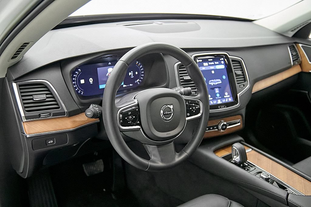 Certified 2023 Volvo XC90 B6 Core w/ Protection Package Premier AWD/4WD image 13