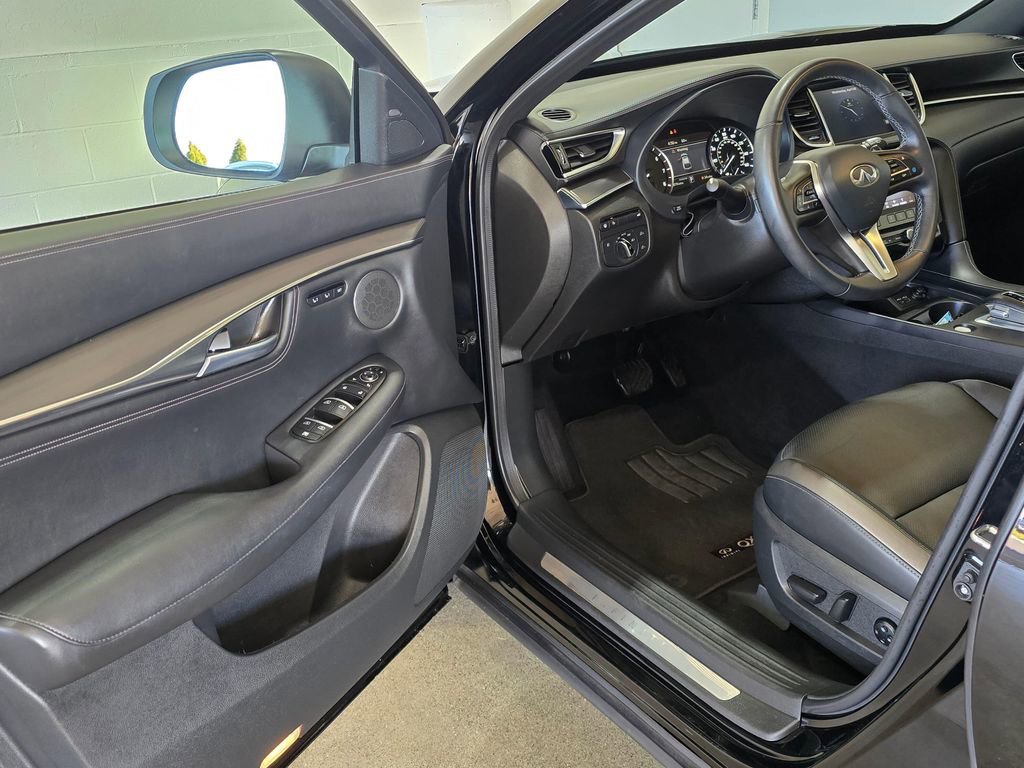 Certified 2025 INFINITI QX55 Luxe w/ Cargo Package image 23