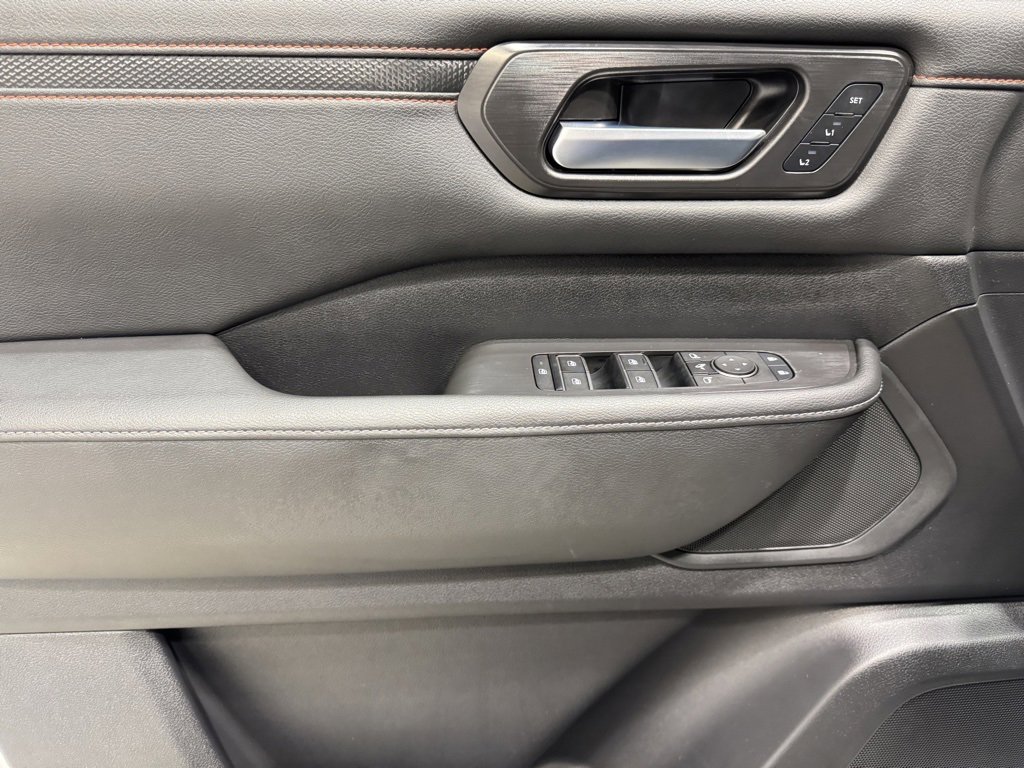 Certified 2025 Nissan Armada PRO-4X image 18