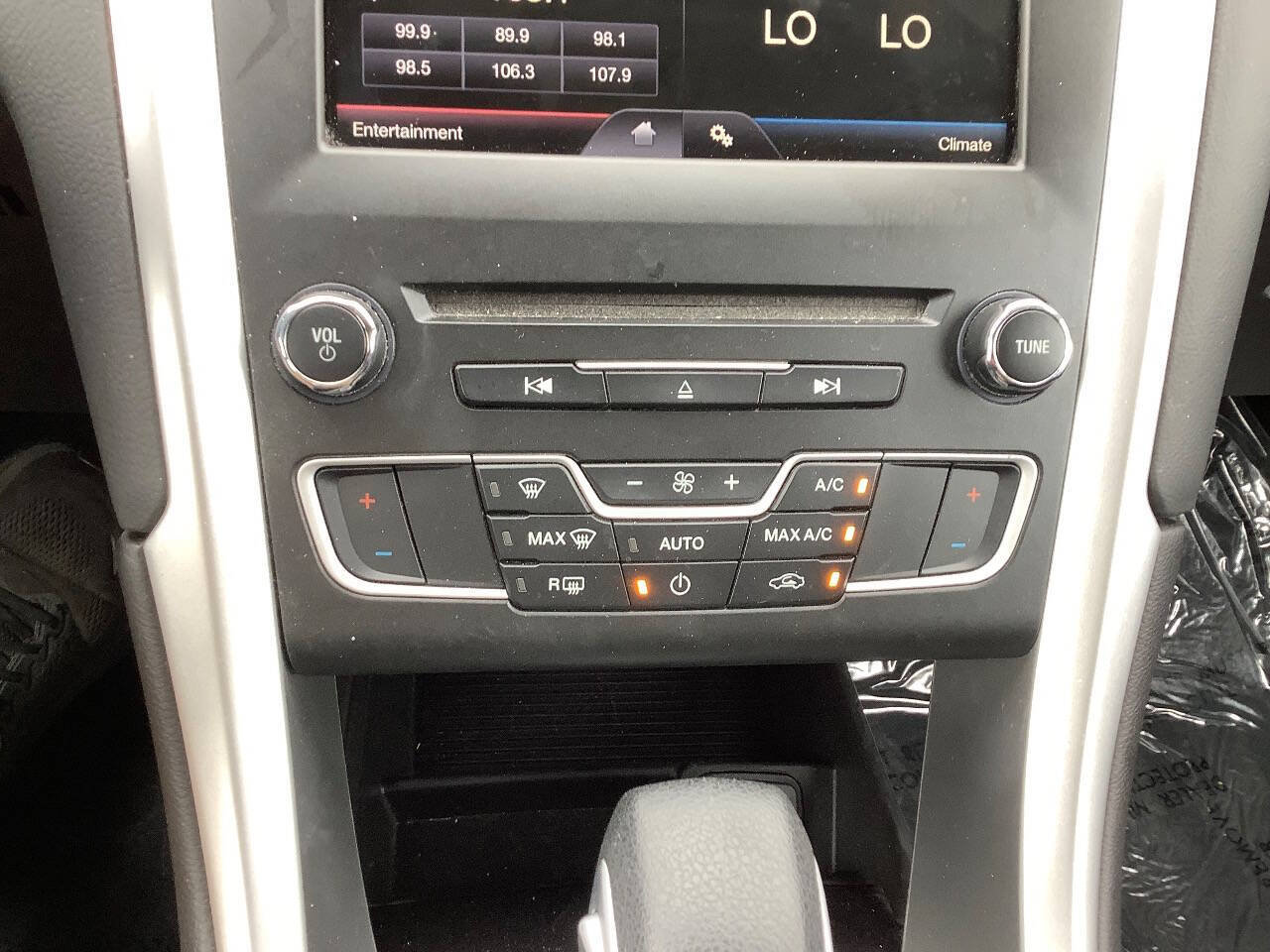 Used 2016 Ford Fusion SE FWD image 33