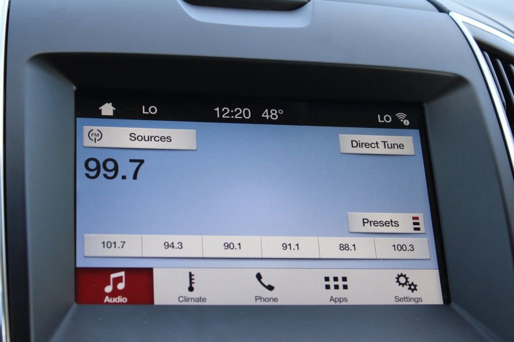 Used 2018 Ford Edge Titanium image 35