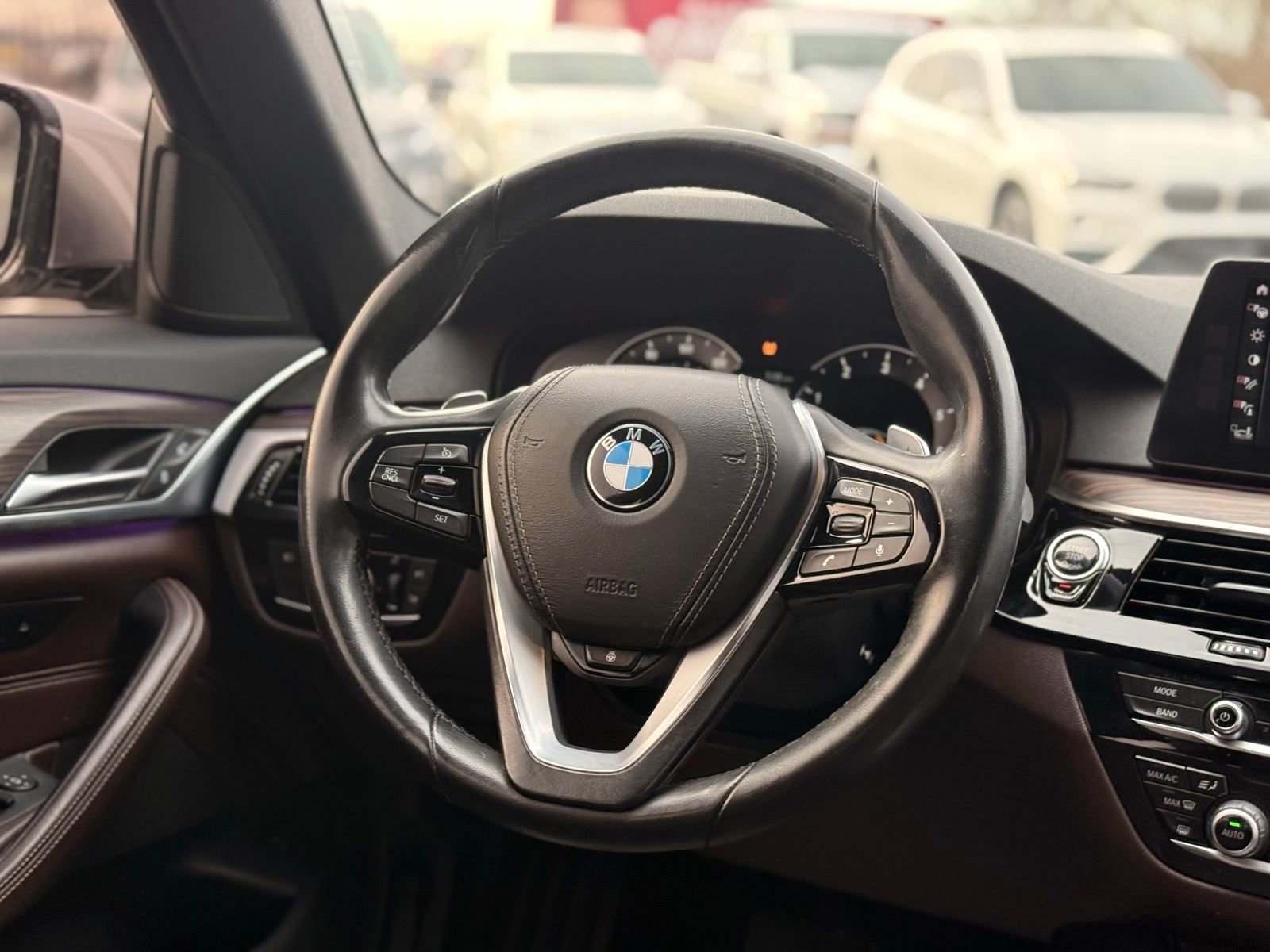 Used 2017 BMW 540i xDrive image 41