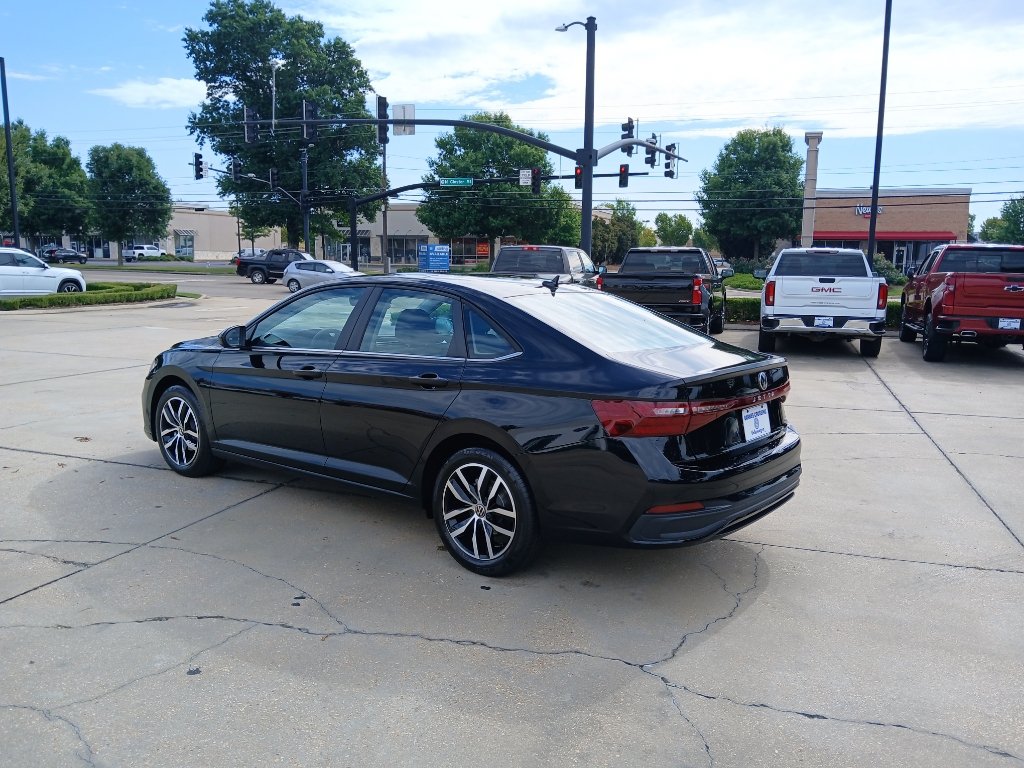 New 2027 Volkswagen Jetta SE FWD image 5