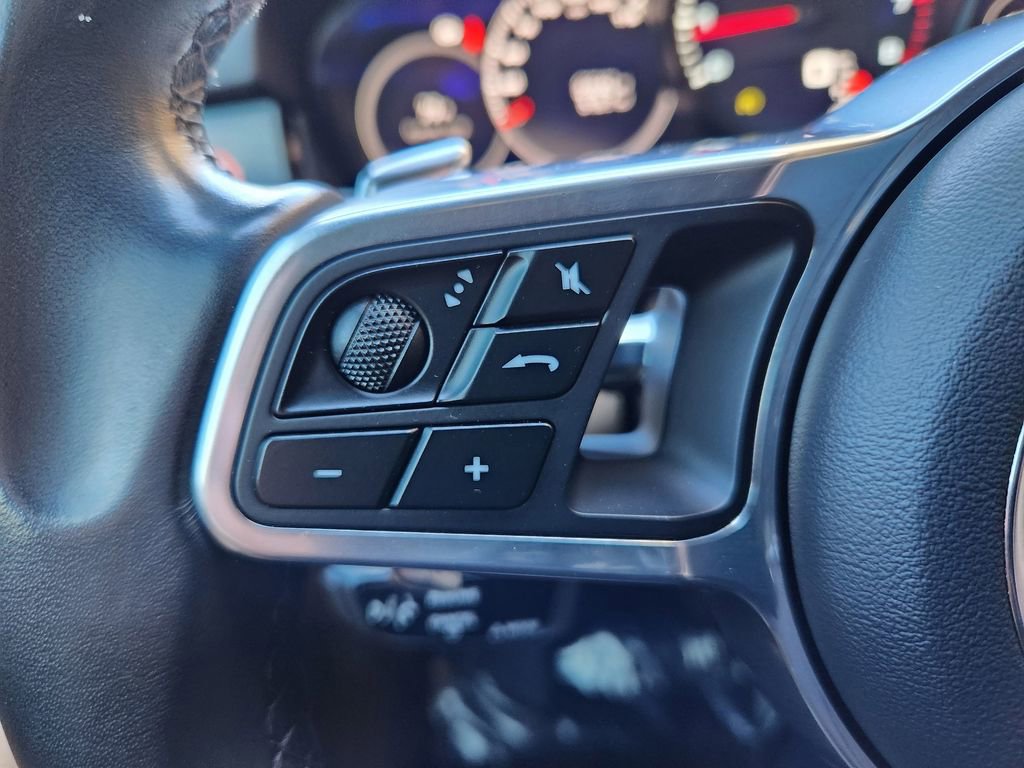 Used 2023 Porsche Cayenne Platinum Edition image 26