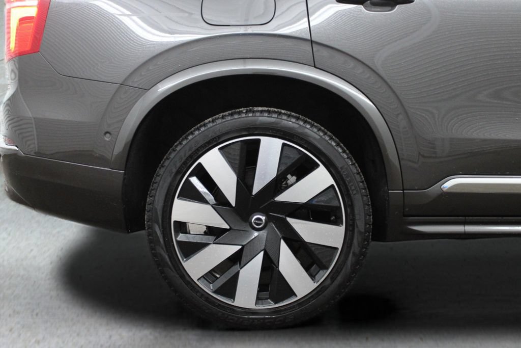 Used 2023 Volvo XC90 T8 Ultimate w/ Protection Package Premier AWD/4WD image 12