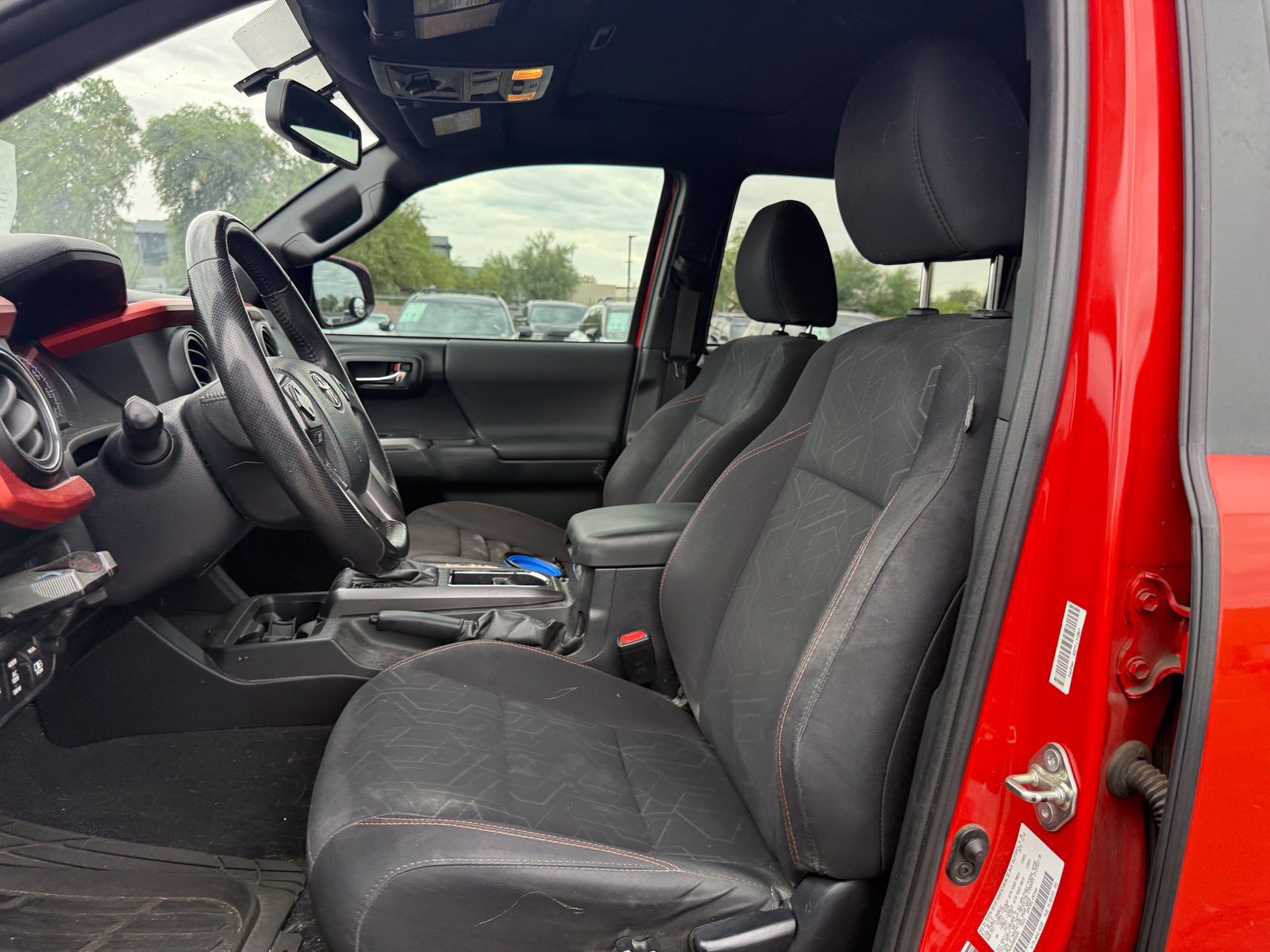 Used 2017 Toyota Tacoma TRD Off-Road AWD/4WD image 13