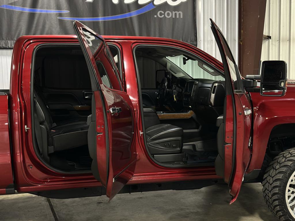 Used 2018 Chevrolet Silverado 2500 High Country w/ Duramax Plus Package image 25