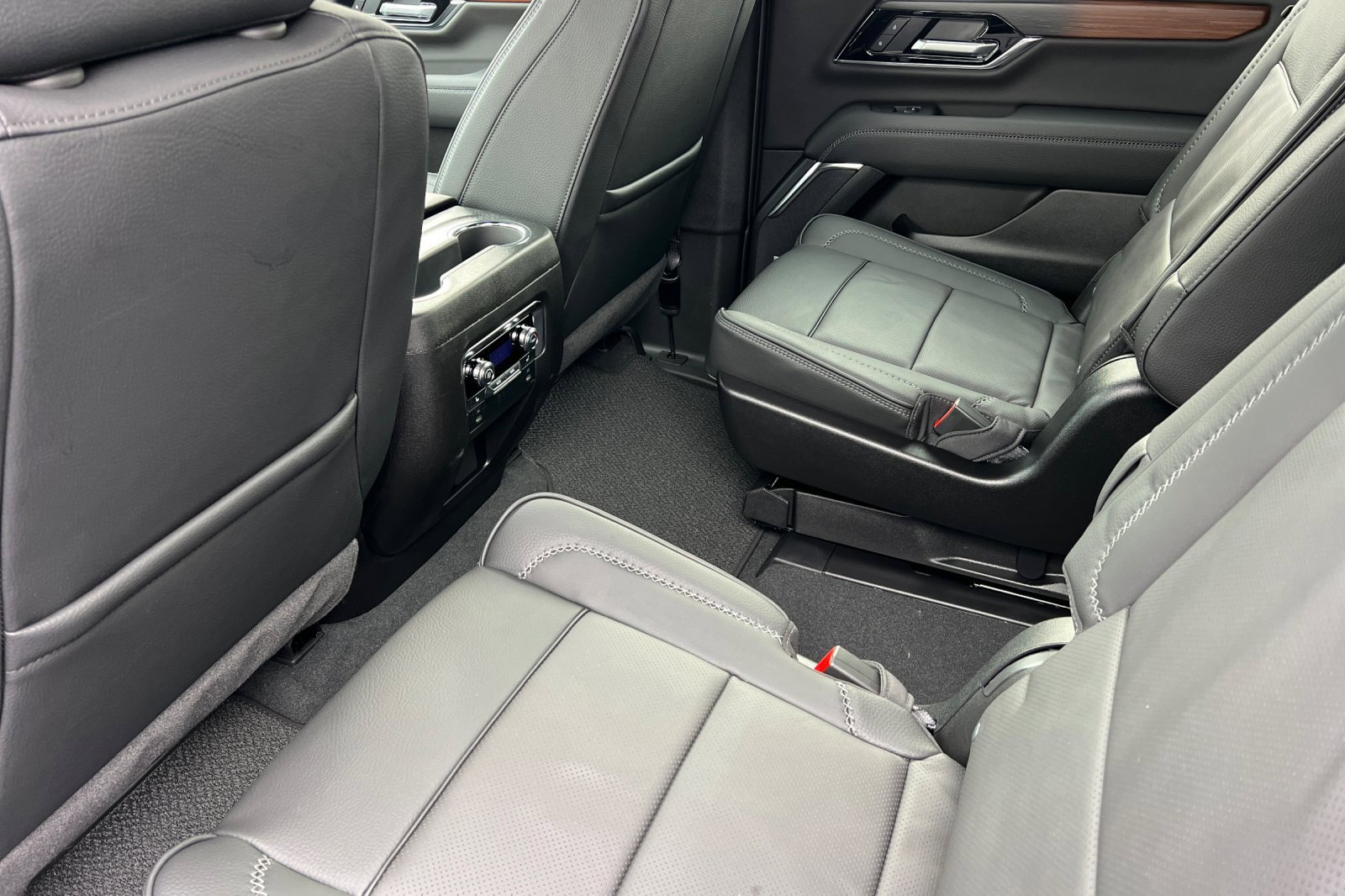 New 2026 GMC Yukon XL Denali image 10