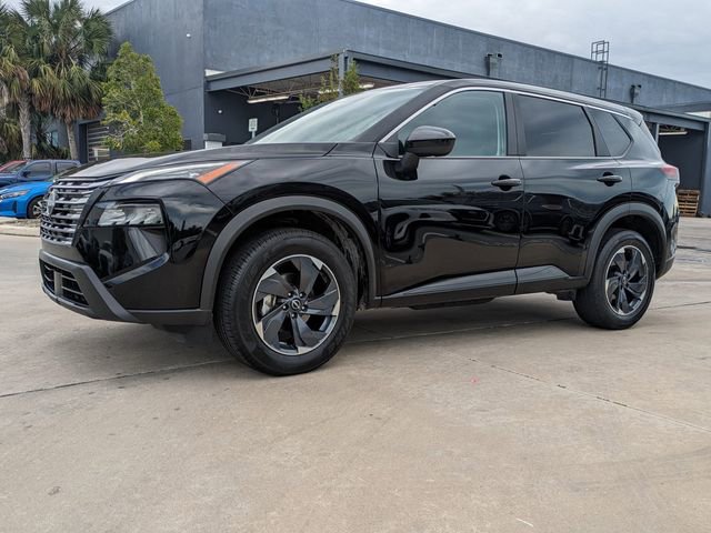 Used 2025 Nissan Rogue SV image 10