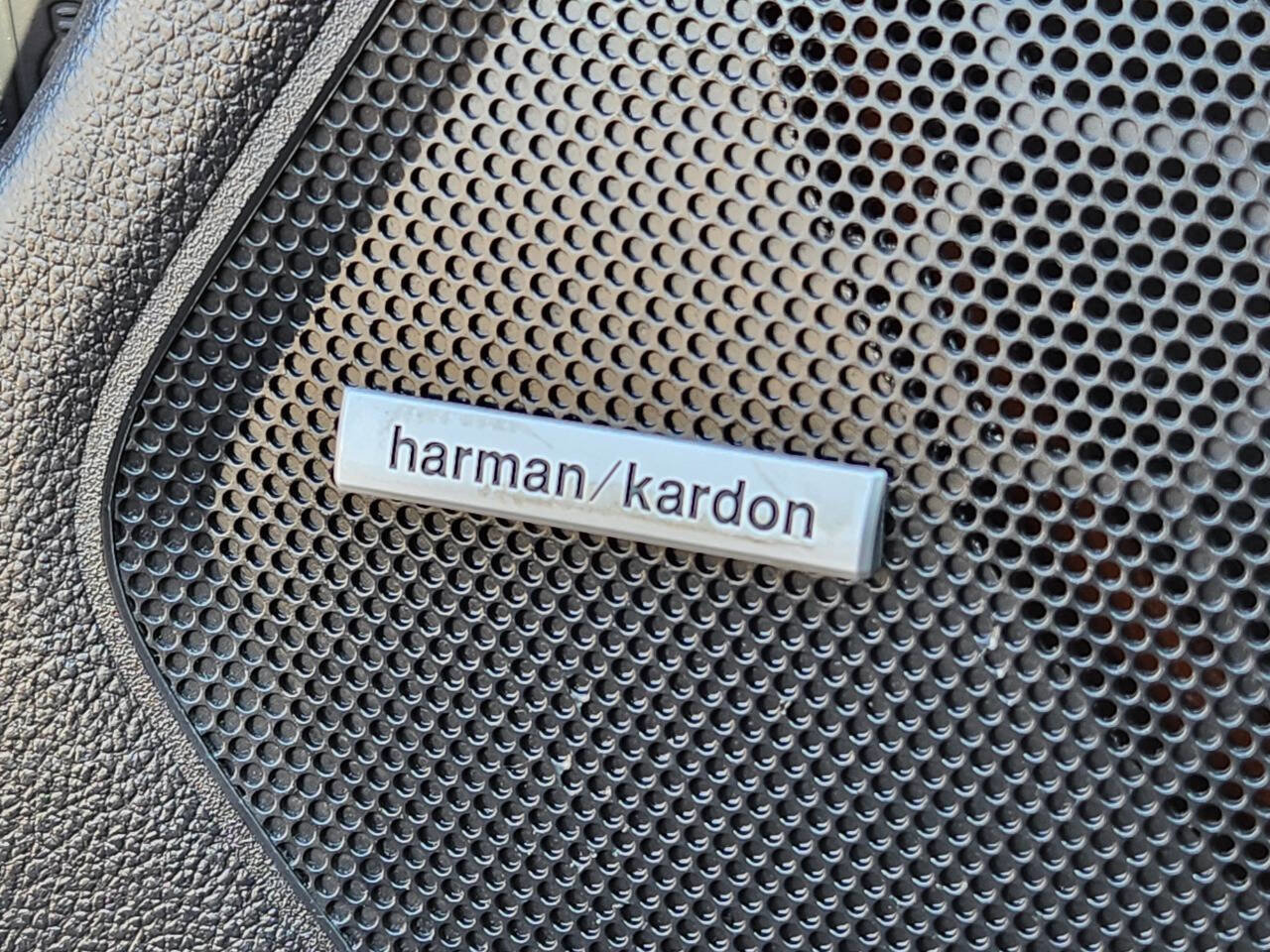 Used 2017 Subaru Outback 3.6R Limited image 21