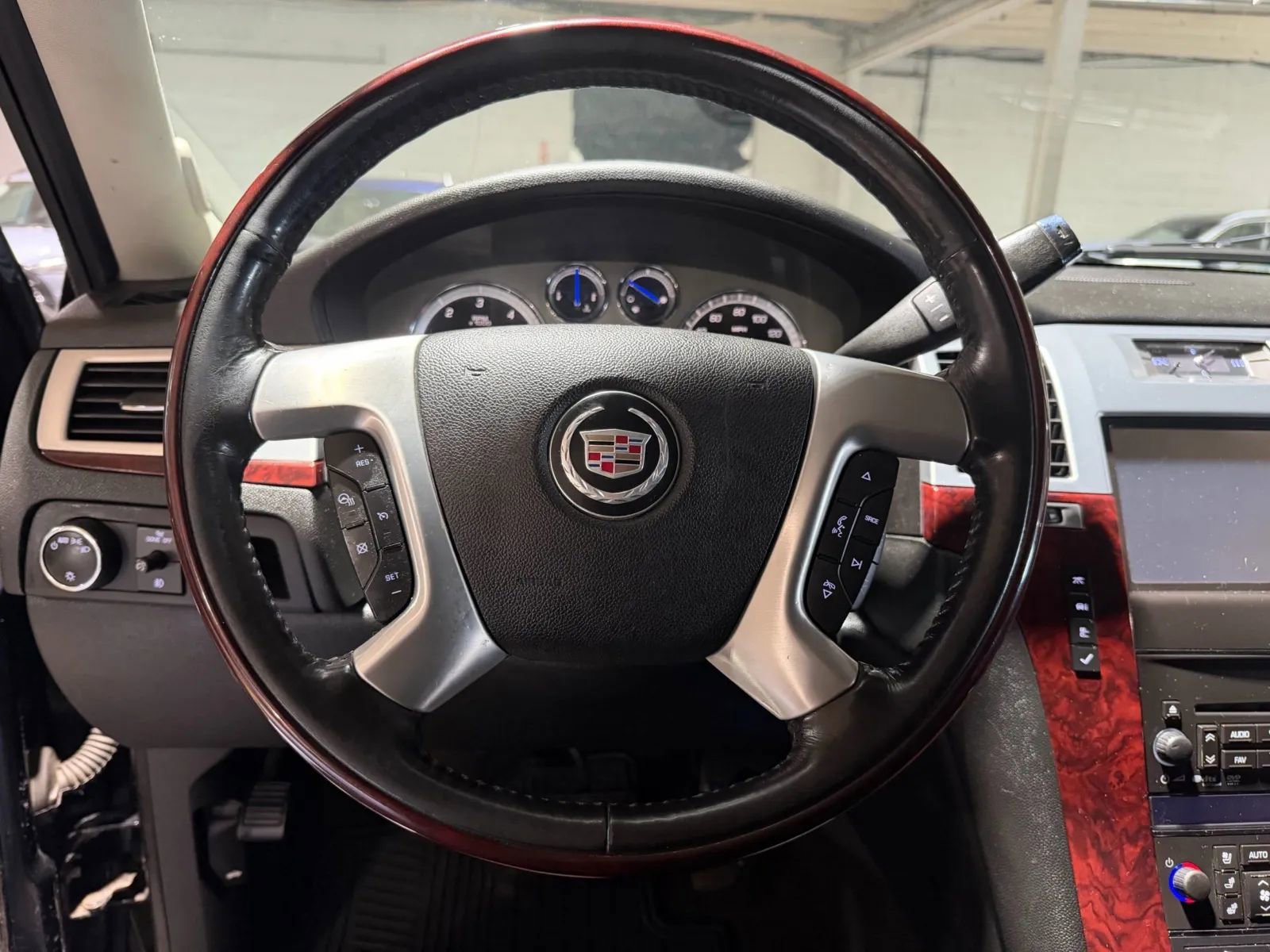 Used 2013 Cadillac Escalade EXT Premium AWD/4WD image 11