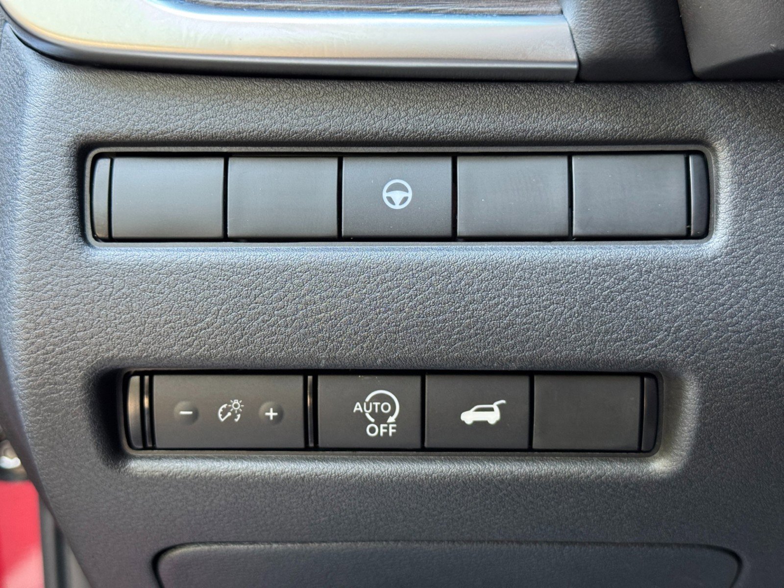 Used 2024 Nissan Rogue Platinum FWD image 17