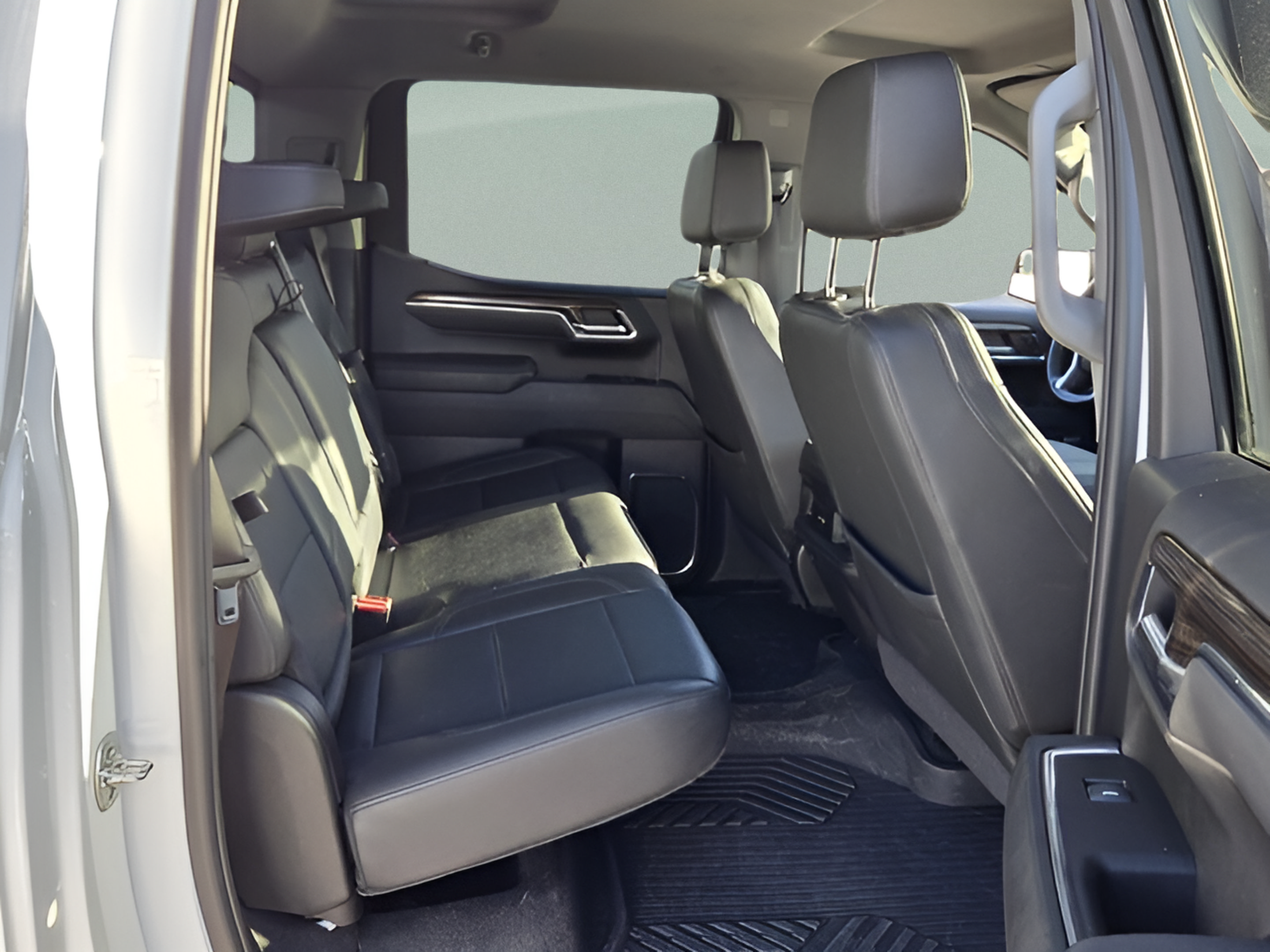 Used 2025 Chevrolet Silverado 1500 LT Trail Boss w/ Convenience Package II AWD/4WD image 14
