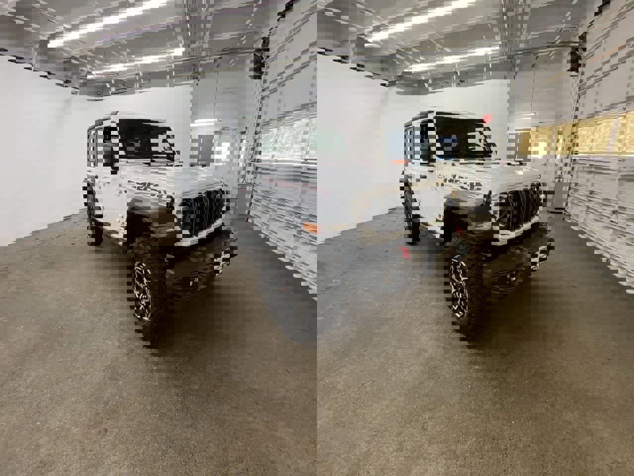 Used 2025 Jeep Wrangler Unlimited Rubicon image 8