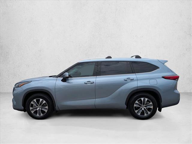Used 2022 Toyota Highlander XLE FWD image 9