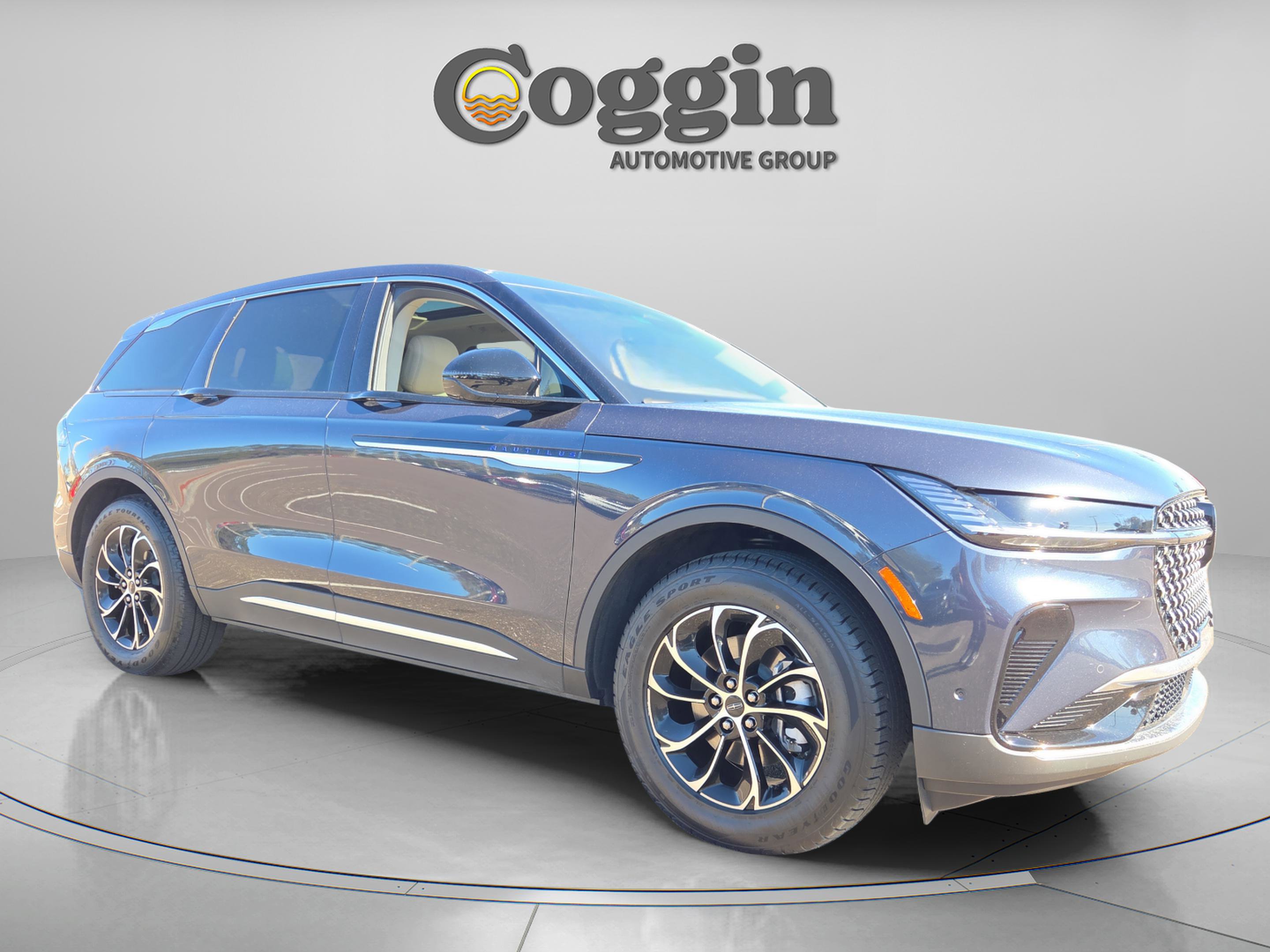 Used 2024 Lincoln Nautilus Premier w/ Equipment Group 102A image 7