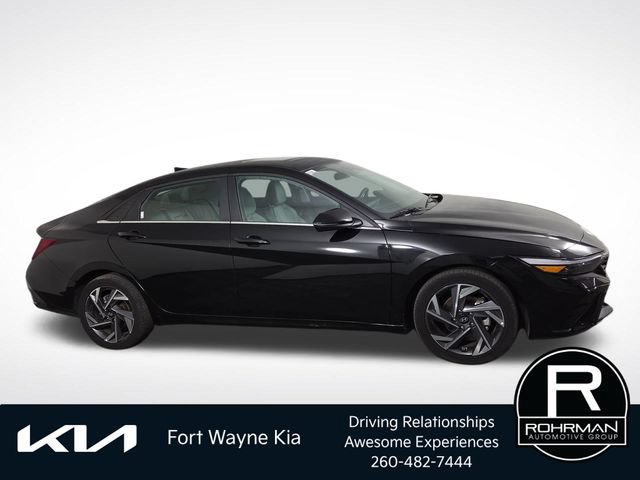 Used 2025 Hyundai Elantra Limited FWD image 5