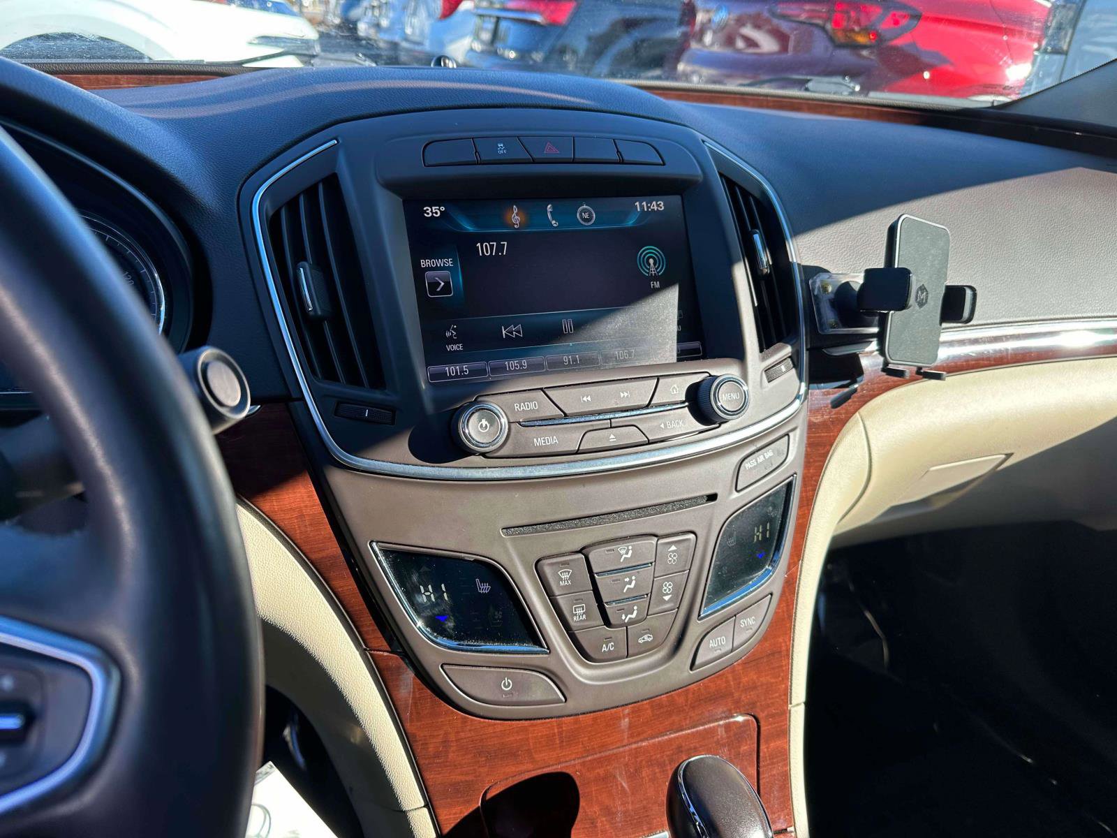 Used 2014 Buick Regal image 30