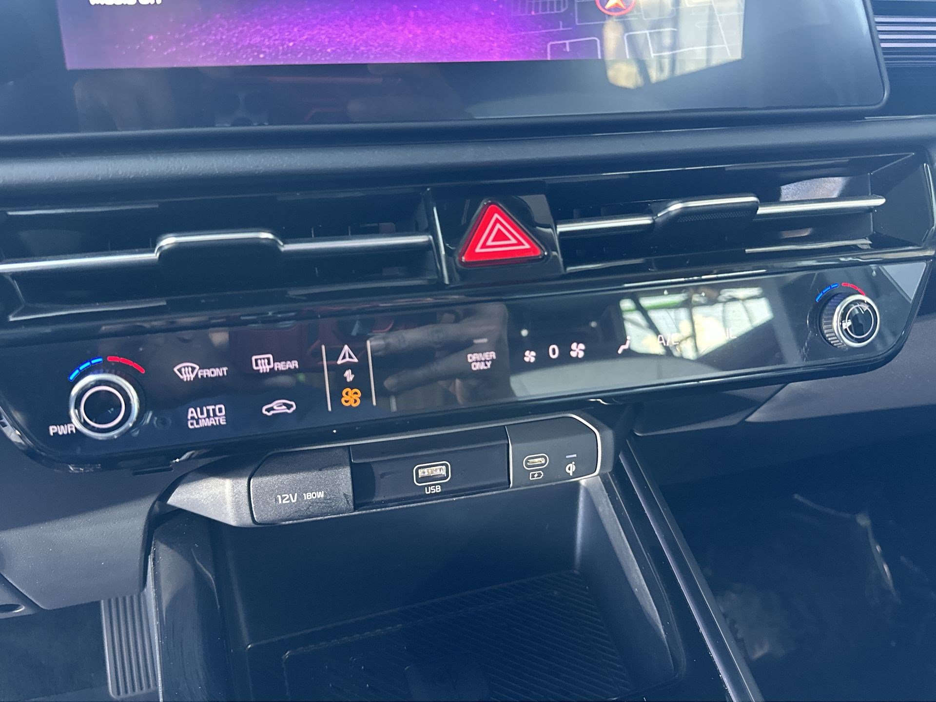 Certified 2024 Kia Niro SX image 17