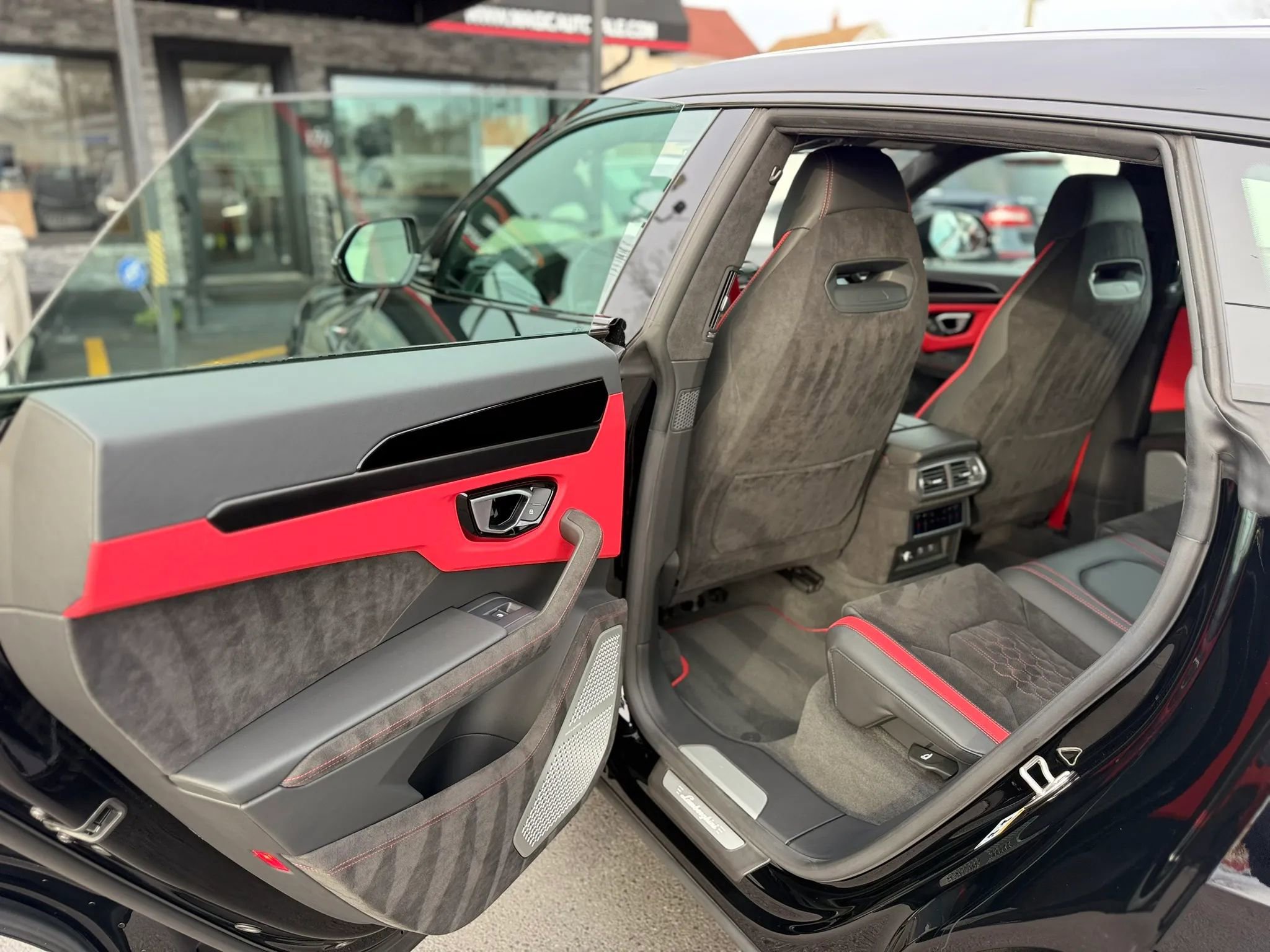 Used 2024 Lamborghini Urus S image 42