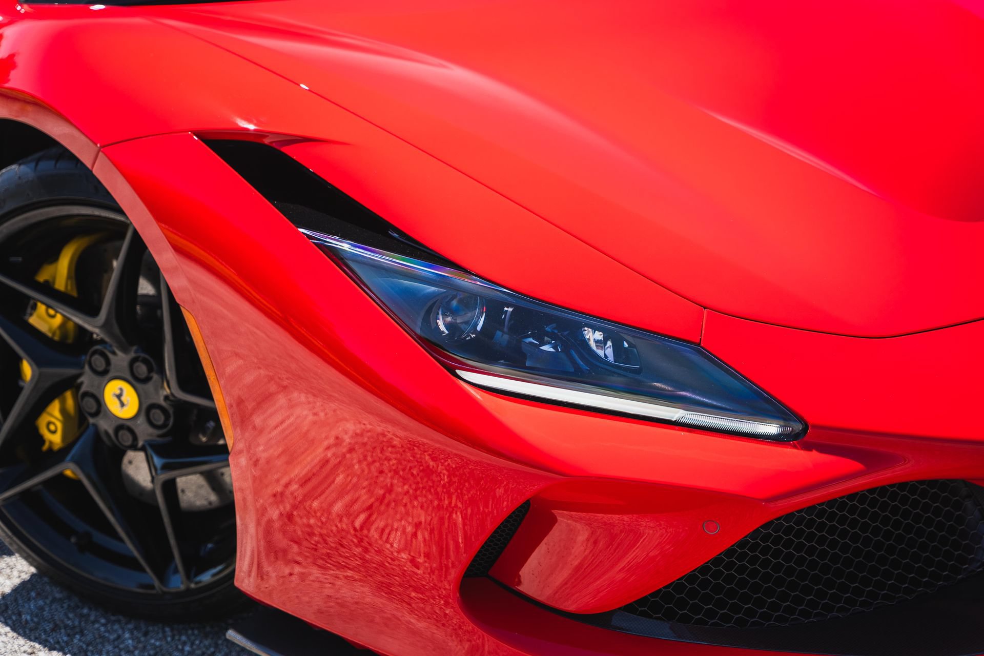 Used 2021 Ferrari F8 Tributo RWD image 36