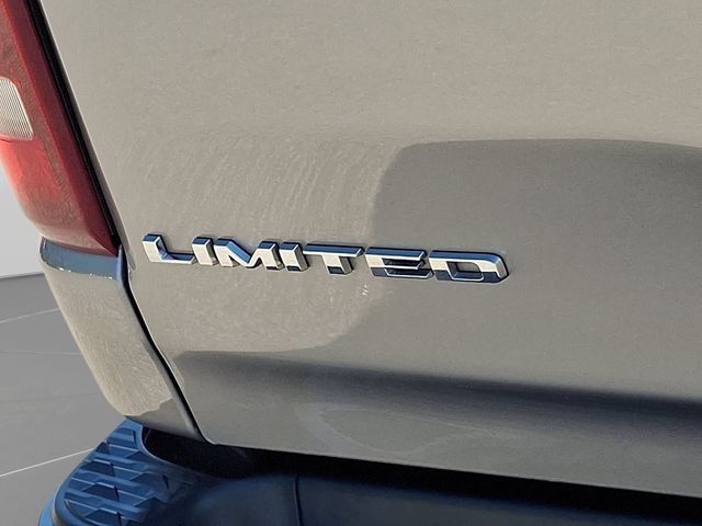 Used 2022 RAM 1500 Limited w/ Body Color Bumper Group AWD/4WD image 35