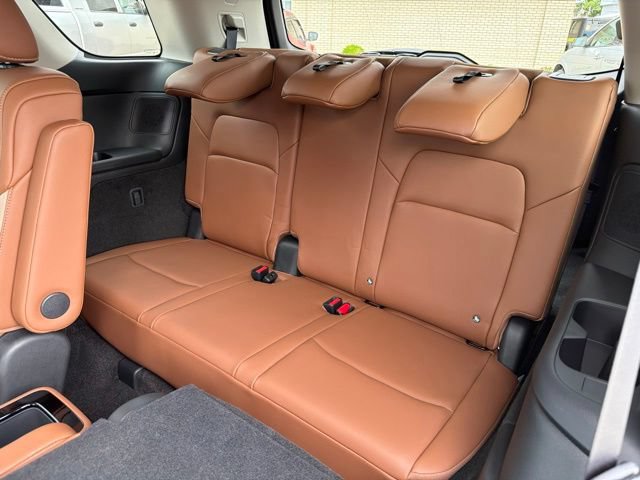 New 2026 Nissan Pathfinder Platinum FWD image 15