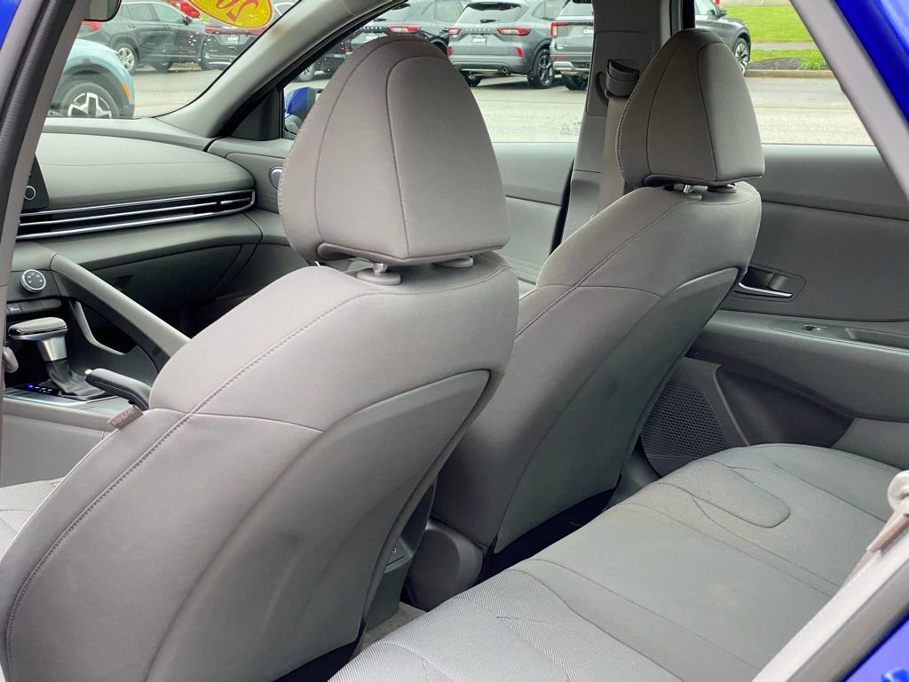 Used 2024 Hyundai Elantra SE FWD image 25