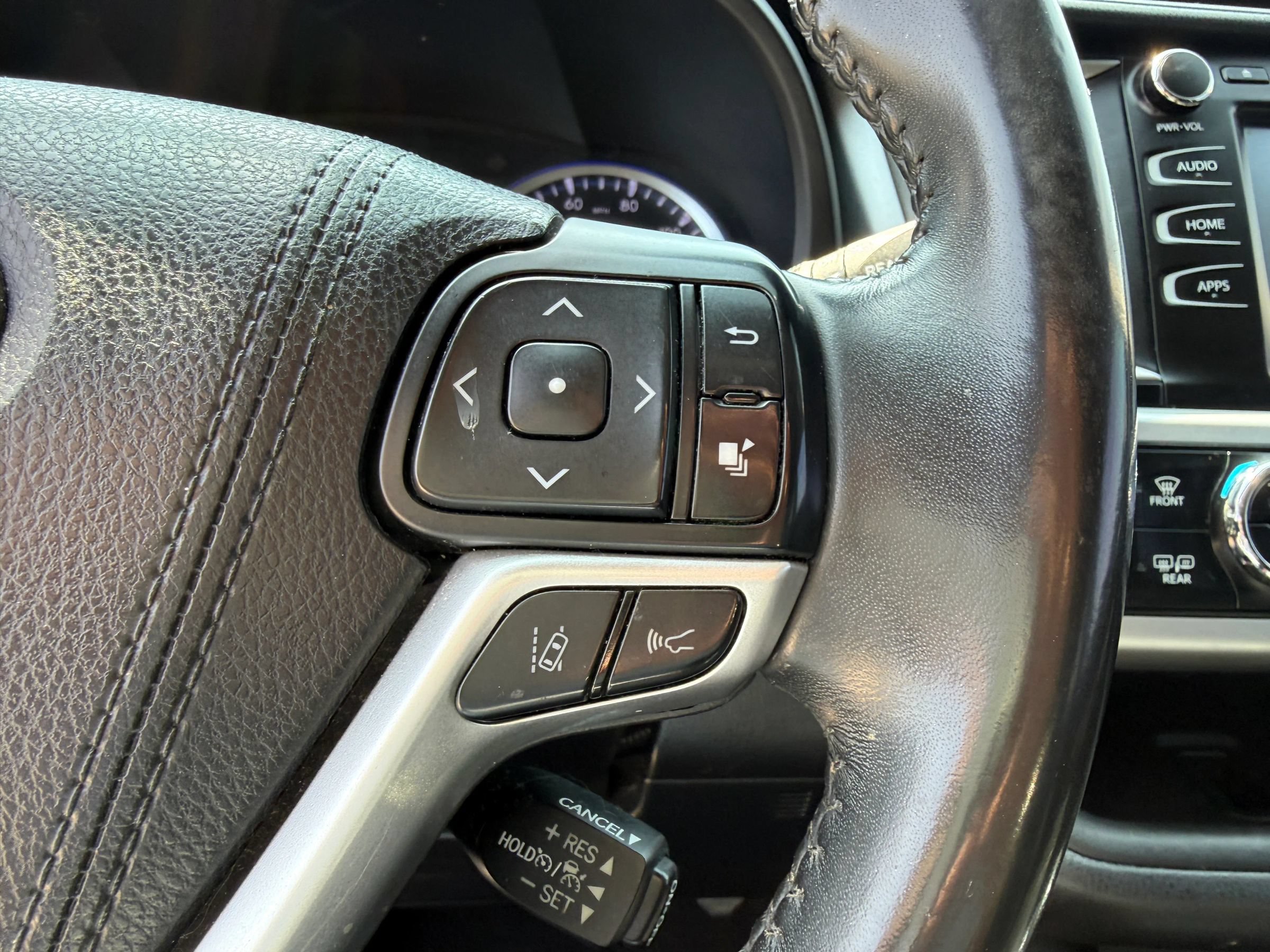 Used 2017 Toyota Highlander XLE FWD image 14