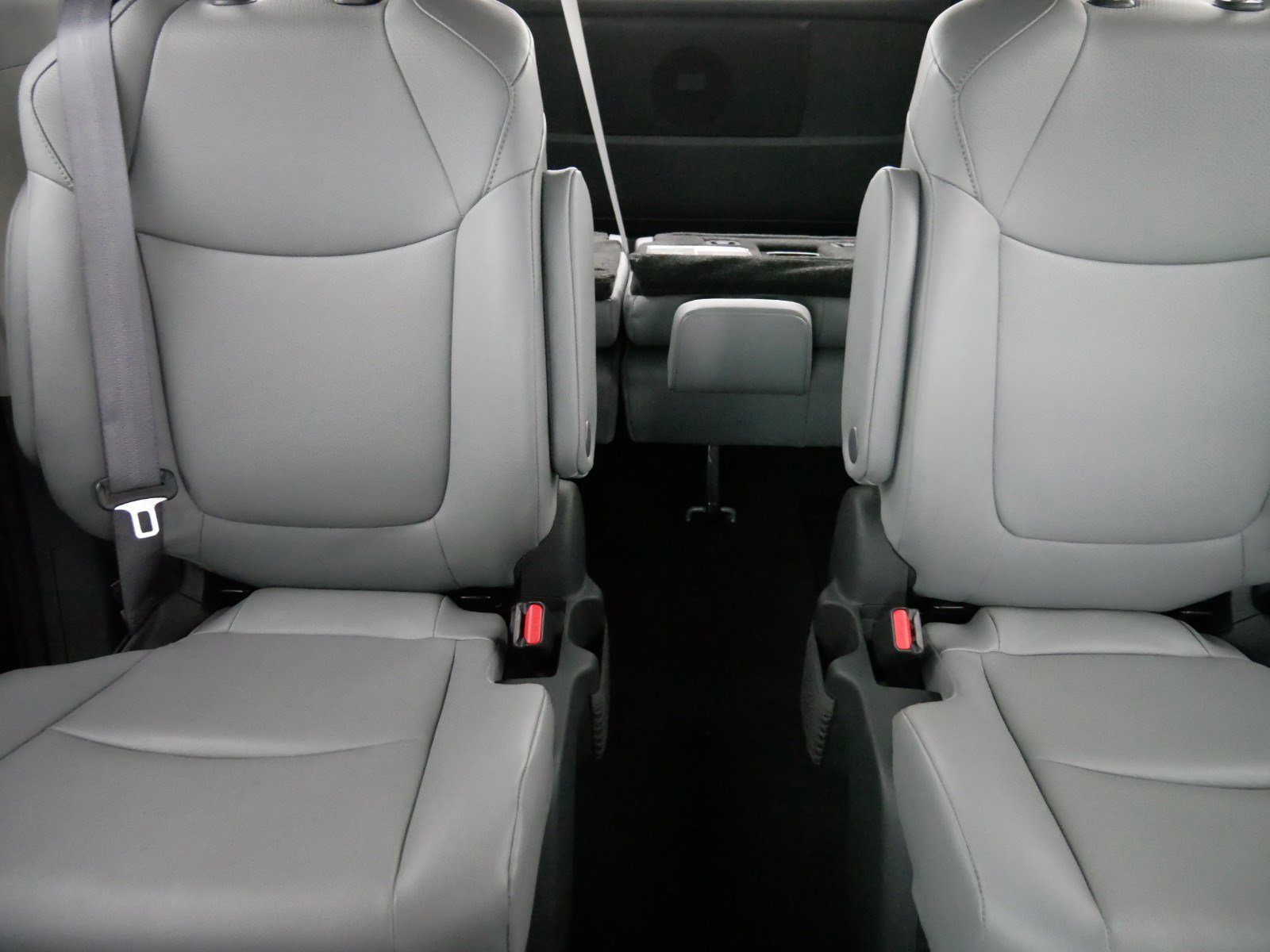 New 2024 Toyota Sienna XLE image 13