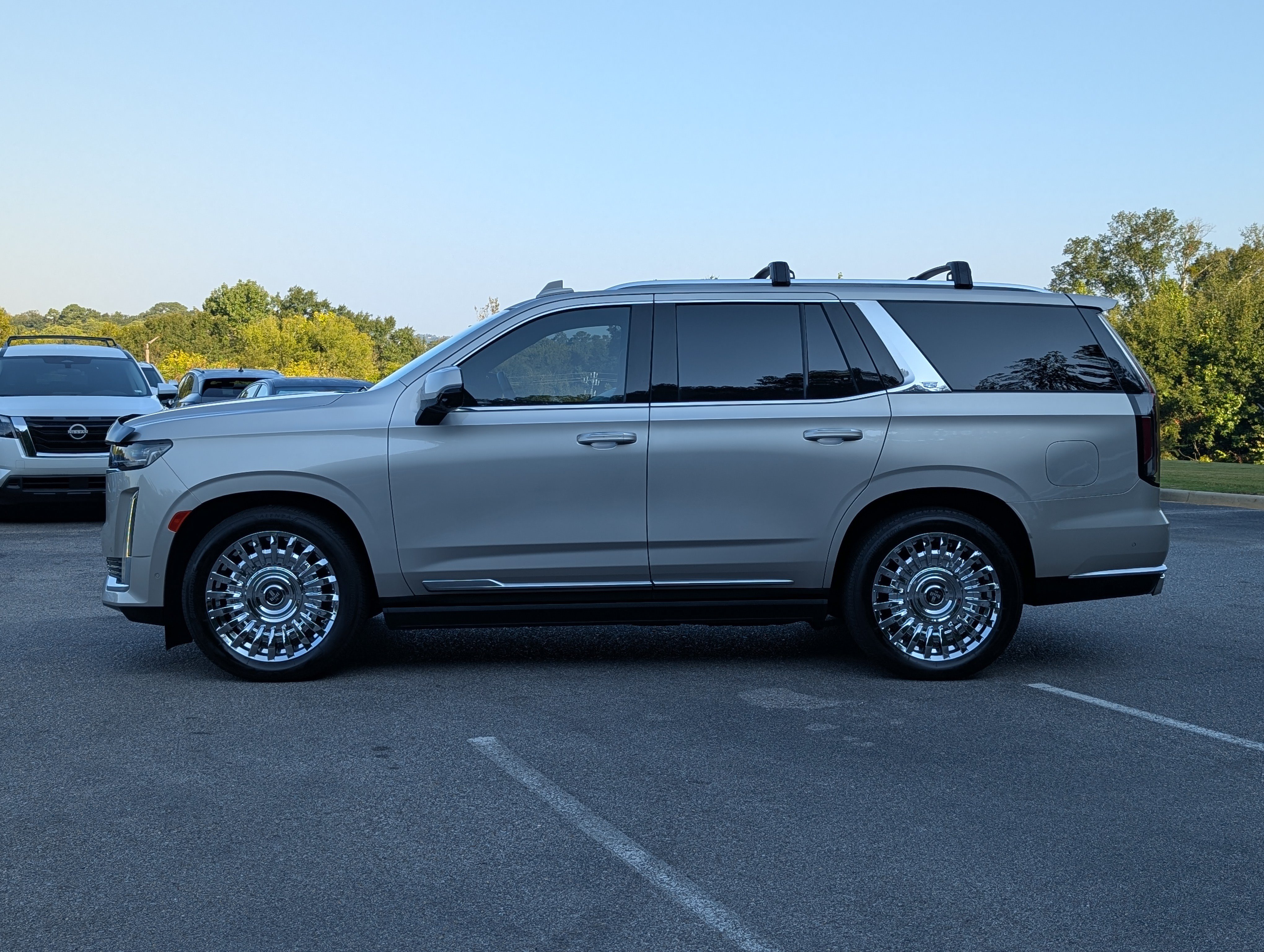 Used 2023 Cadillac Escalade Premium Luxury w/ Performance Package RWD image 6
