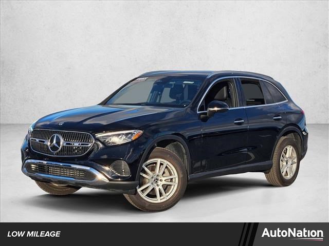 Used 2025 Mercedes-Benz GLC 300 image 1