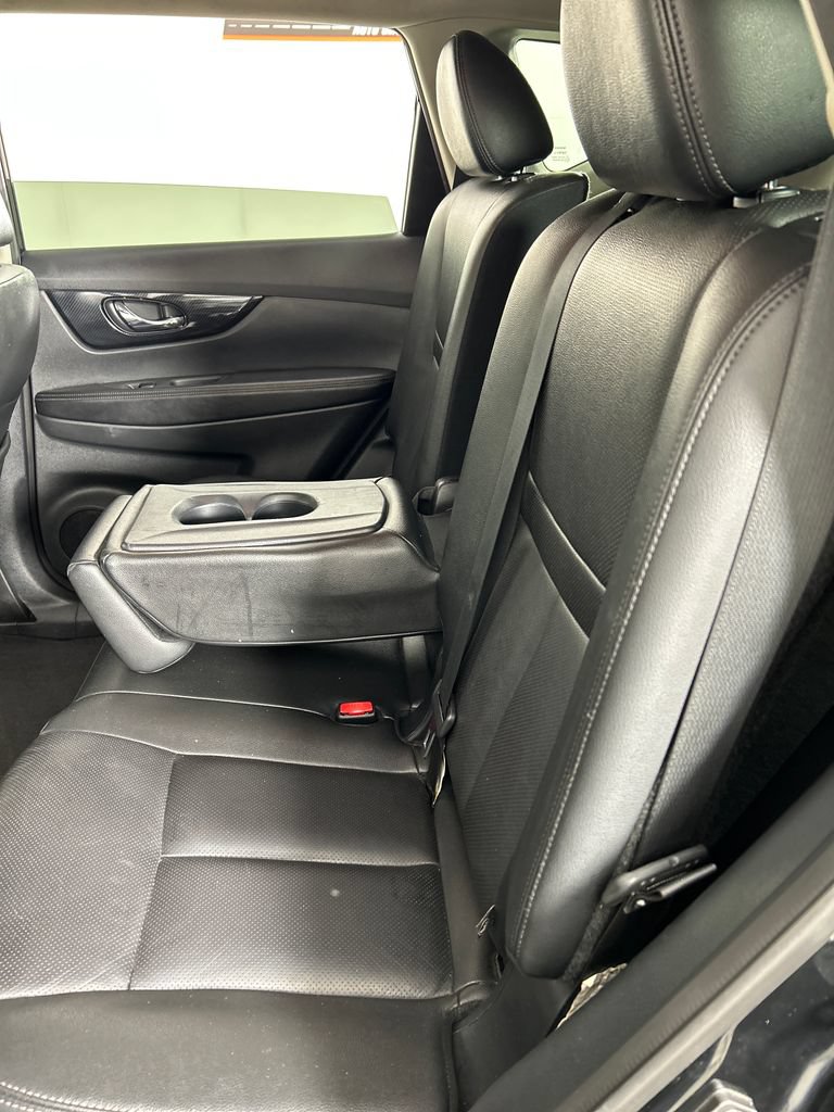 Used 2019 Nissan Rogue SL AWD/4WD image 18