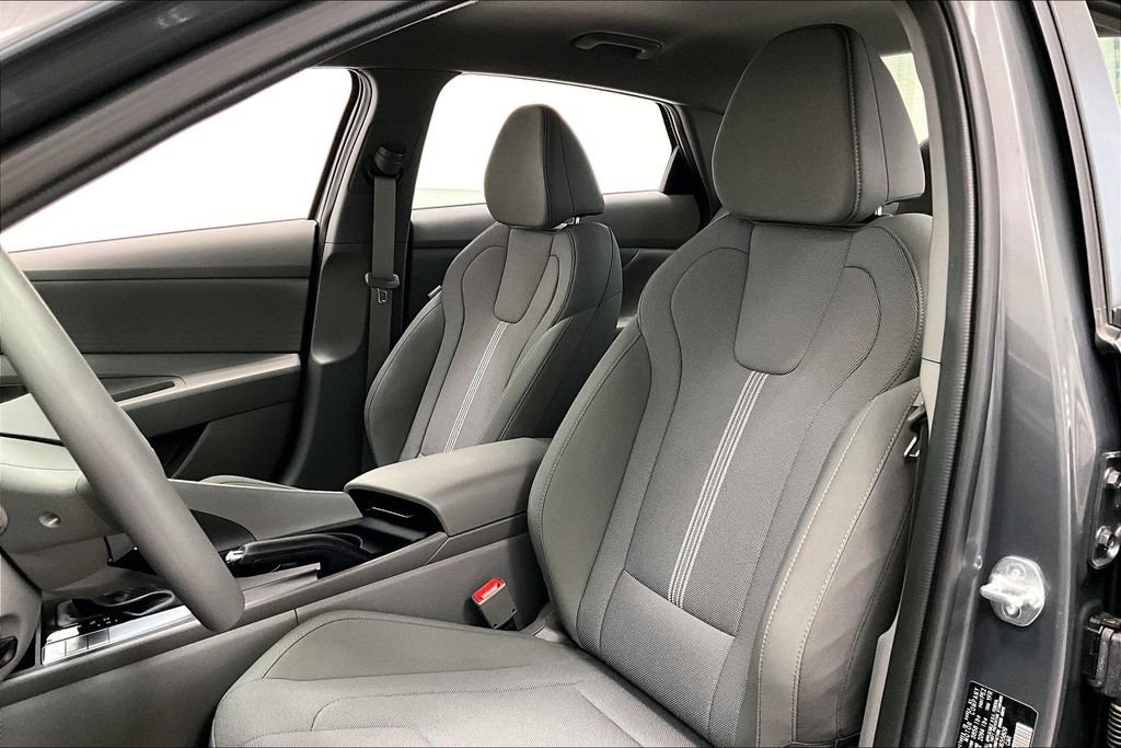 Certified 2024 Hyundai Elantra SE FWD image 26