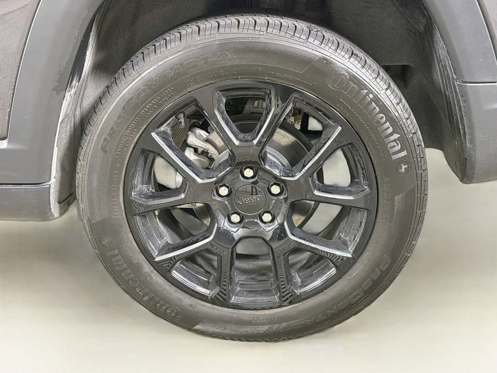 Used 2024 Jeep Compass Latitude w/ Altitude Special Edition AWD/4WD image 30