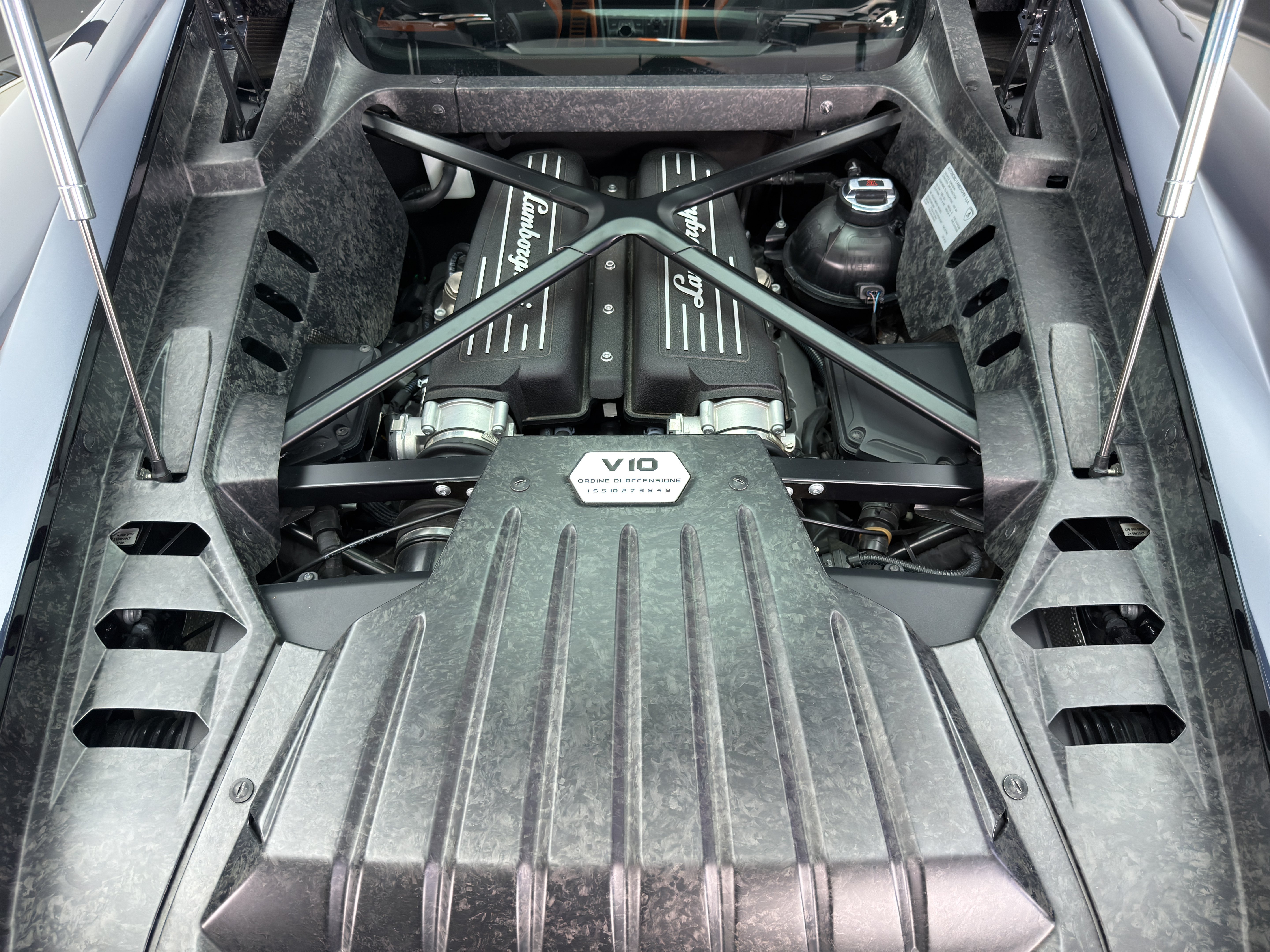 Used 2015 Lamborghini Huracan LP 610-4 AWD/4WD image 20