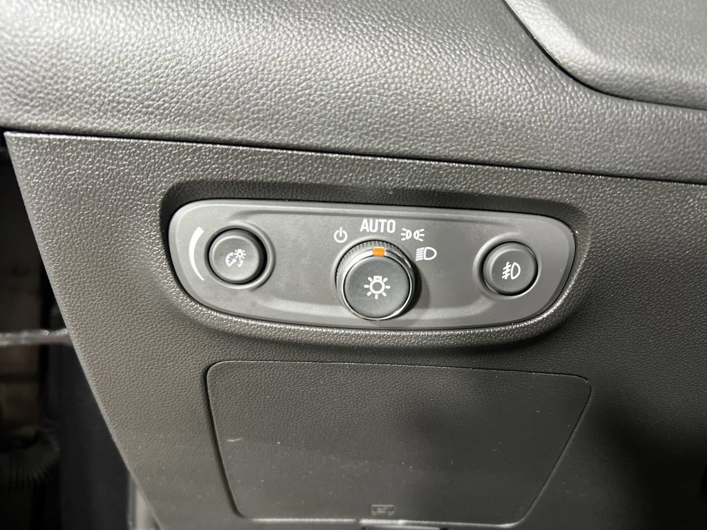 Certified 2023 Buick Encore GX Select w/ Sport Touring Package FWD image 17