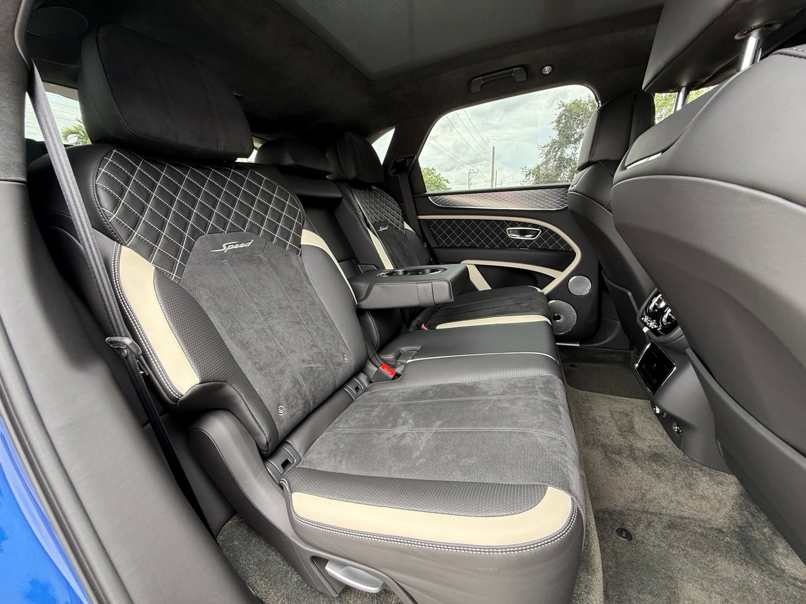 Used 2021 Bentley Bentayga Speed AWD/4WD image 31