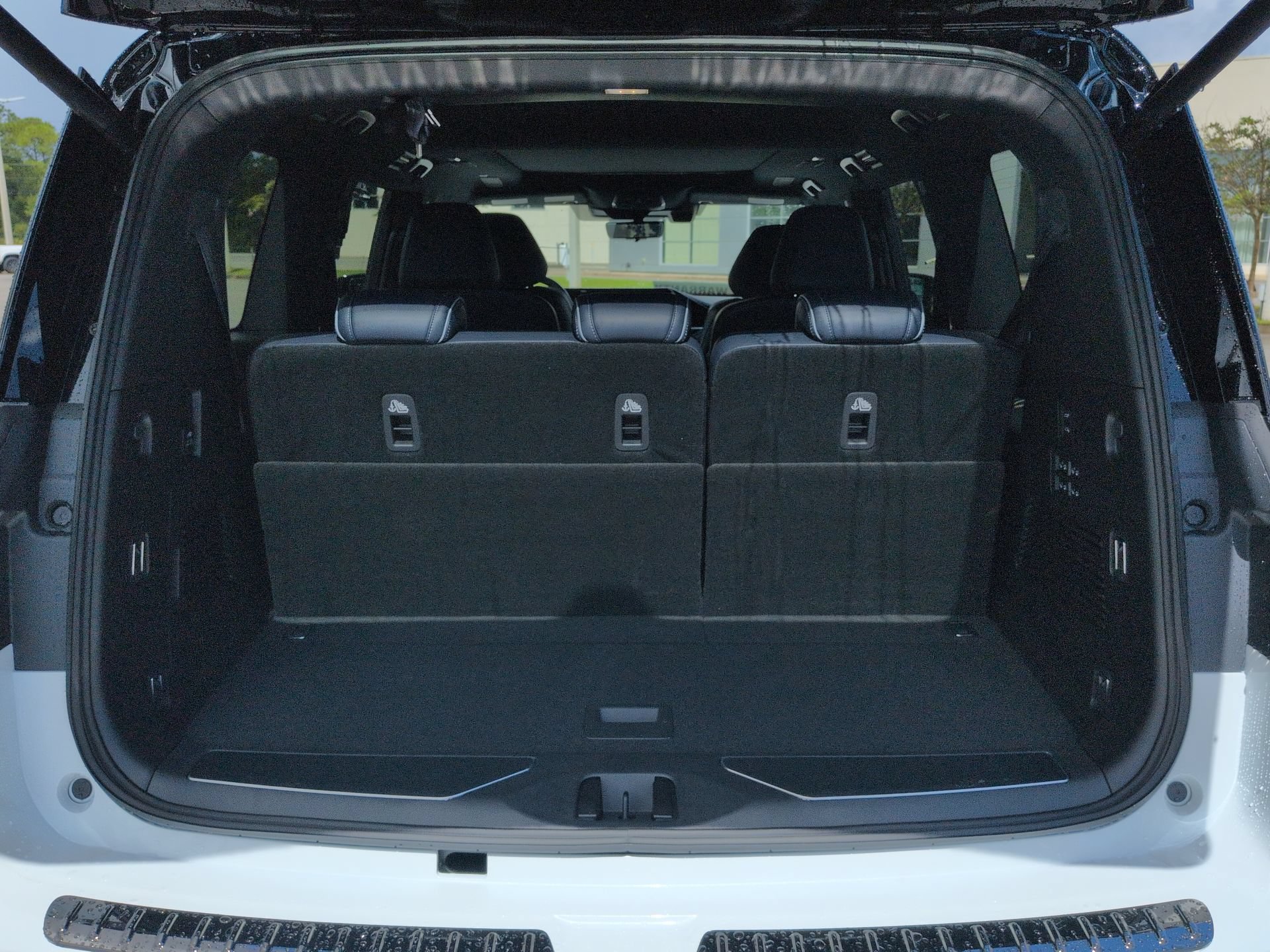New 2027 INFINITI QX80 Sensory AWD/4WD image 14