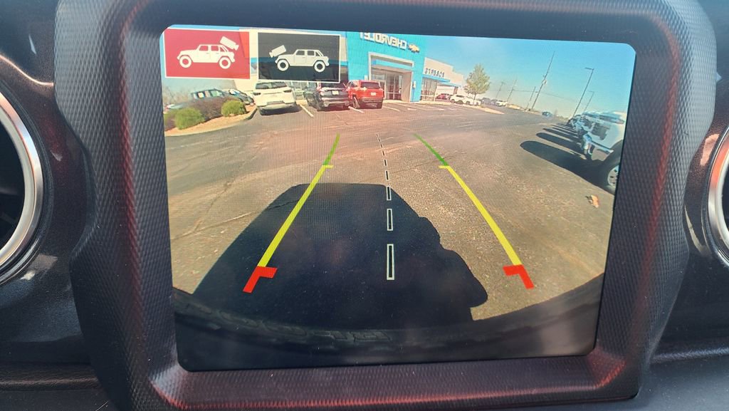 Used 2022 Jeep Wrangler Unlimited Rubicon w/ Trailer Tow Package image 38